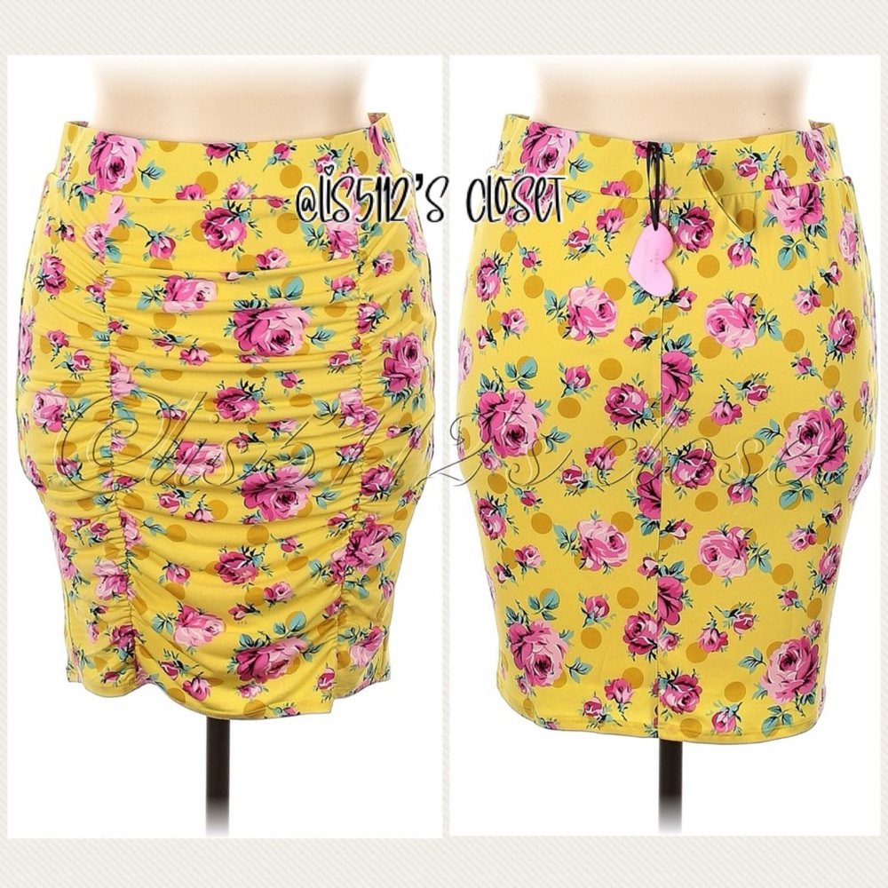 SET Torrid Betsey Johnson Yellow Rose Tie Front Crop Top & Ruched Skirt 1X 14 16 - Picture 10 of 16